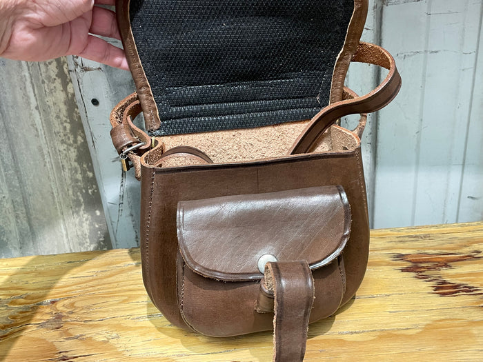 Leather - hard crossbody w/ wipil