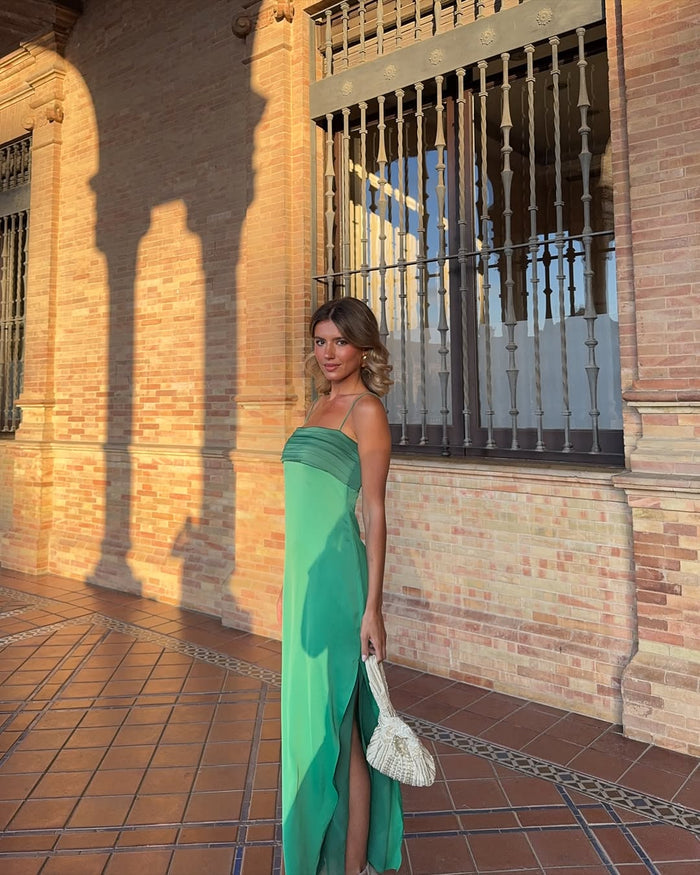 Vestido Keira Verde maxi de tirantes ceñido de Lady Pipa para invitada de boda.
