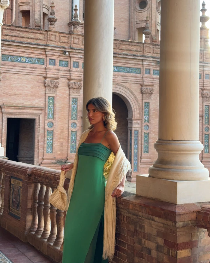 Vestido Keira Verde maxi de tirantes ceñido de Lady Pipa para invitada de boda.